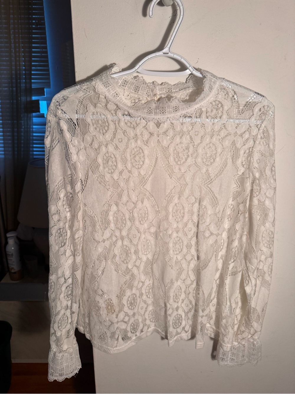 Women's White Lace Mock-Neck Long Sleeve Blouse